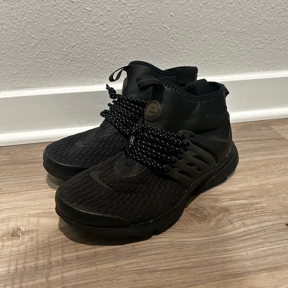 Nike Black Hightop Prestos